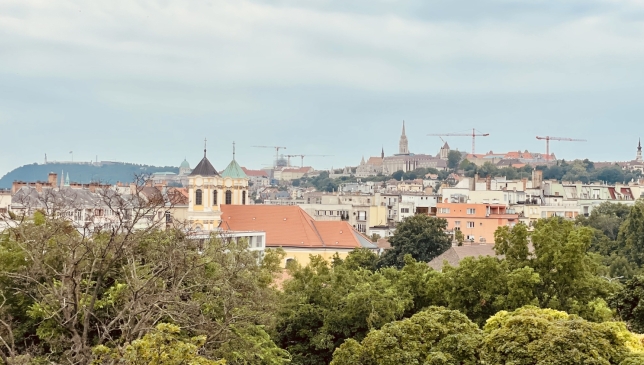 Rózsadomb tövénél luxus penthouse  eladó, 333 nm